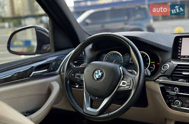 Позашляховик / Кросовер BMW X3 2018 в 