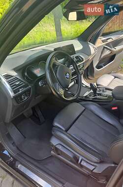 Внедорожник / Кроссовер BMW X3 2018 в 