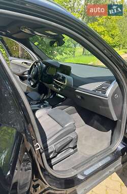 Внедорожник / Кроссовер BMW X3 2018 в 