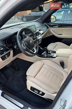Внедорожник / Кроссовер BMW X3 2021 в 