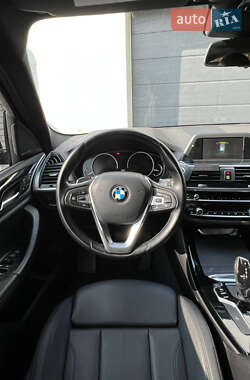 Внедорожник / Кроссовер BMW X3 2019 в 