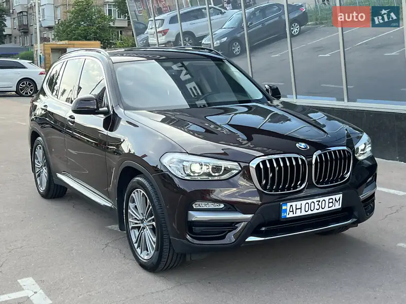 Внедорожник / Кроссовер BMW X3 2018 в 