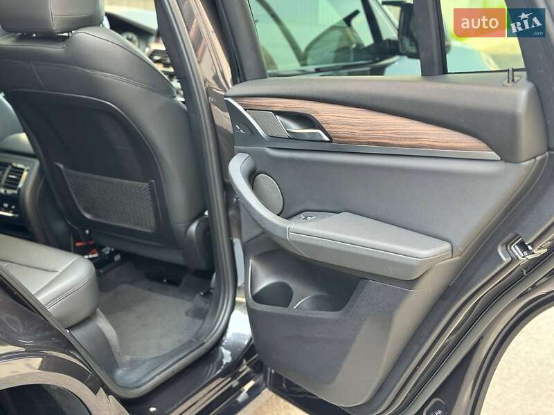 Внедорожник / Кроссовер BMW X3 2019 в Ровно