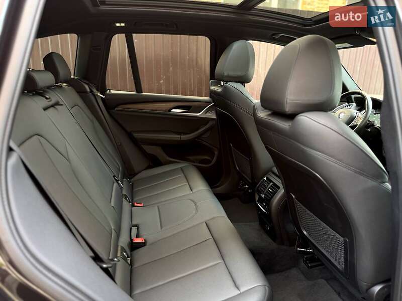 Внедорожник / Кроссовер BMW X3 2019 в Ровно