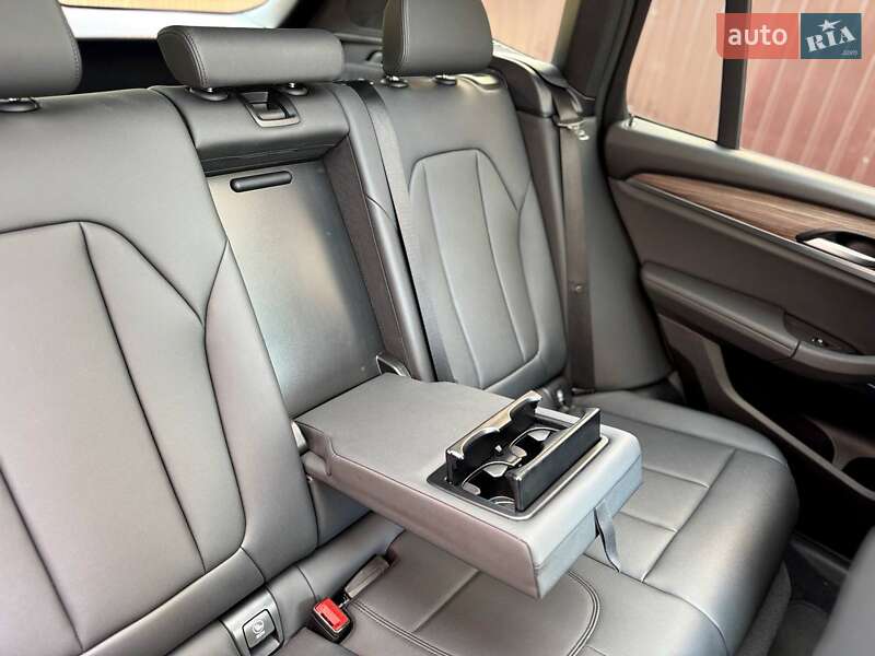 Внедорожник / Кроссовер BMW X3 2019 в Ровно