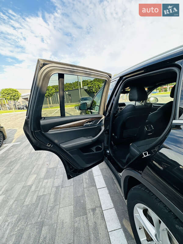 Внедорожник / Кроссовер BMW X3 2018 в Луцке