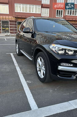 Внедорожник / Кроссовер BMW X3 2019 в 