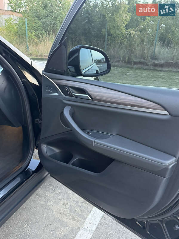 Внедорожник / Кроссовер BMW X3 2019 в Киеве