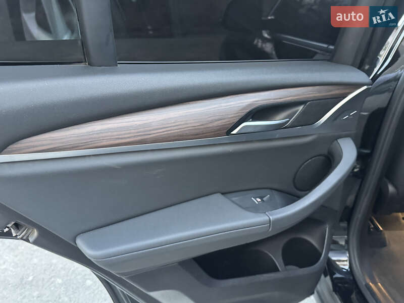 Внедорожник / Кроссовер BMW X3 2019 в Киеве