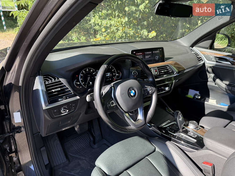 Внедорожник / Кроссовер BMW X3 2019 в Киеве