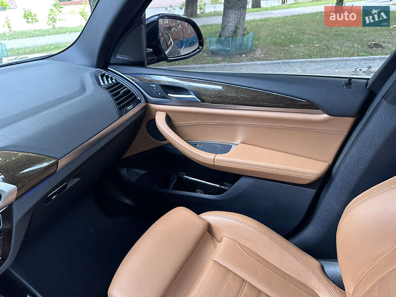 Внедорожник / Кроссовер BMW X3 2018 в Сумах