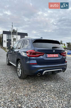 Внедорожник / Кроссовер BMW X3 2018 в 