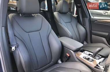 Внедорожник / Кроссовер BMW X3 2019 в 