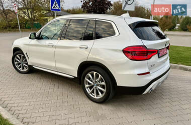 Внедорожник / Кроссовер BMW X3 2019 в 