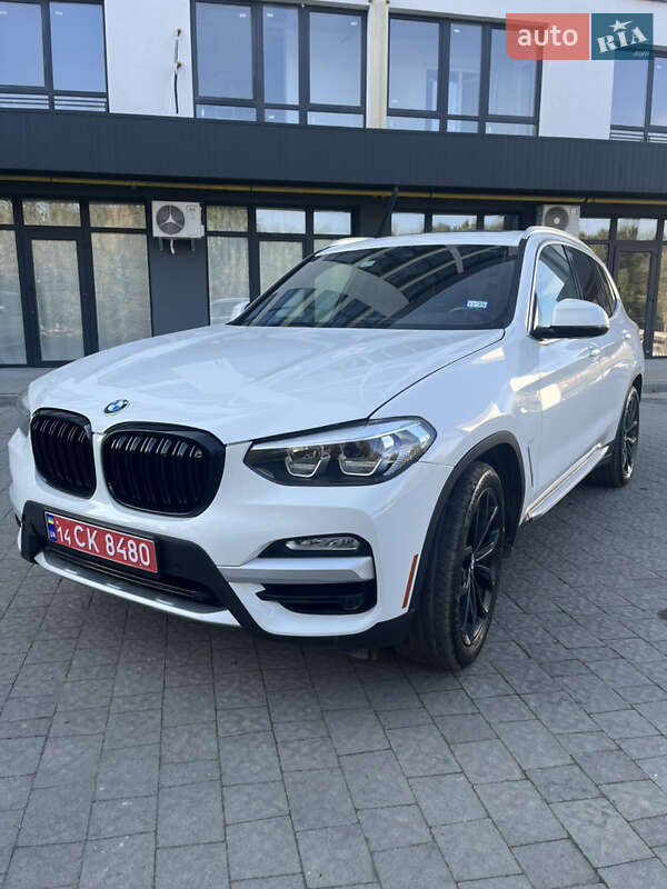Внедорожник / Кроссовер BMW X3 2018 в 