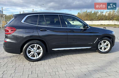 Внедорожник / Кроссовер BMW X3 2018 в 