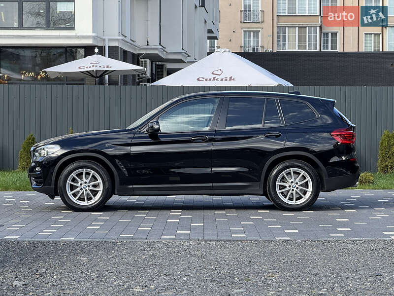 Внедорожник / Кроссовер BMW X3 2018 в Ужгороде