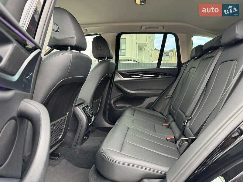 Внедорожник / Кроссовер BMW X3 2018 в Ужгороде