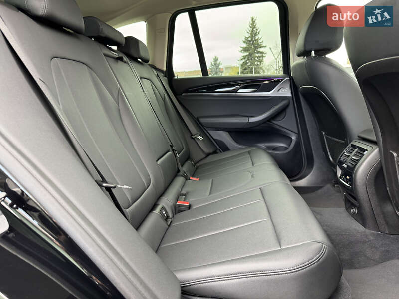 Внедорожник / Кроссовер BMW X3 2018 в Ужгороде