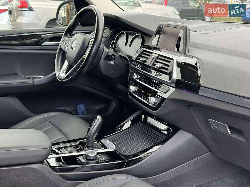 Внедорожник / Кроссовер BMW X3 2018 в Ужгороде