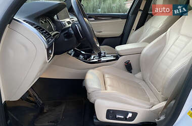 Внедорожник / Кроссовер BMW X3 2018 в 