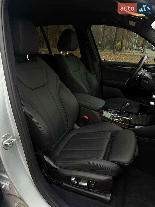 Внедорожник / Кроссовер BMW X3 2019 в Киеве