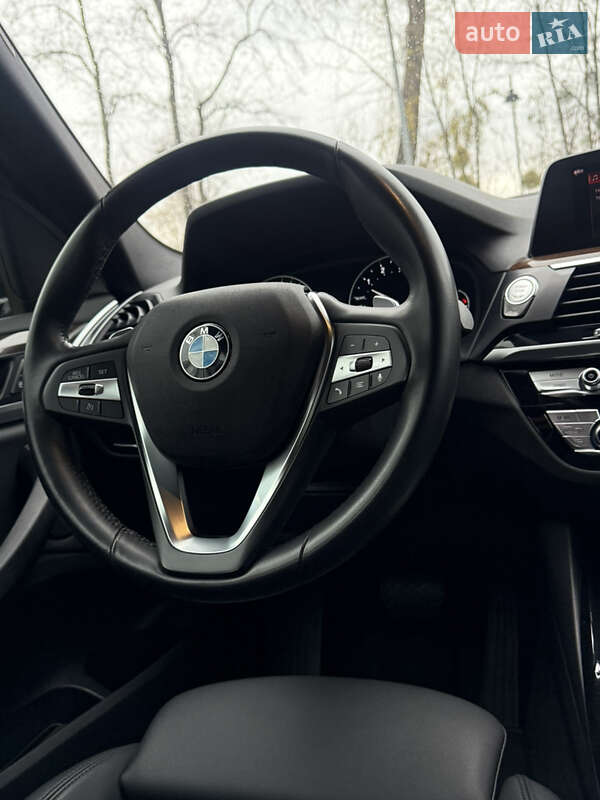 Внедорожник / Кроссовер BMW X3 2019 в Киеве