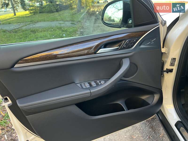 Внедорожник / Кроссовер BMW X3 2019 в Киеве