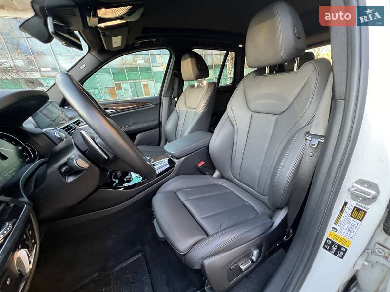 Внедорожник / Кроссовер BMW X3 2019 в Киеве