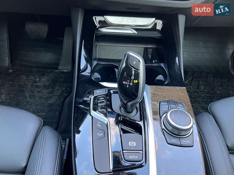 Внедорожник / Кроссовер BMW X3 2019 в Киеве