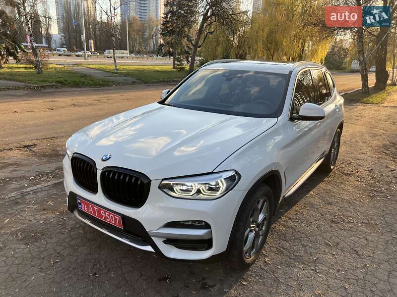 Внедорожник / Кроссовер BMW X3 2019 в Киеве