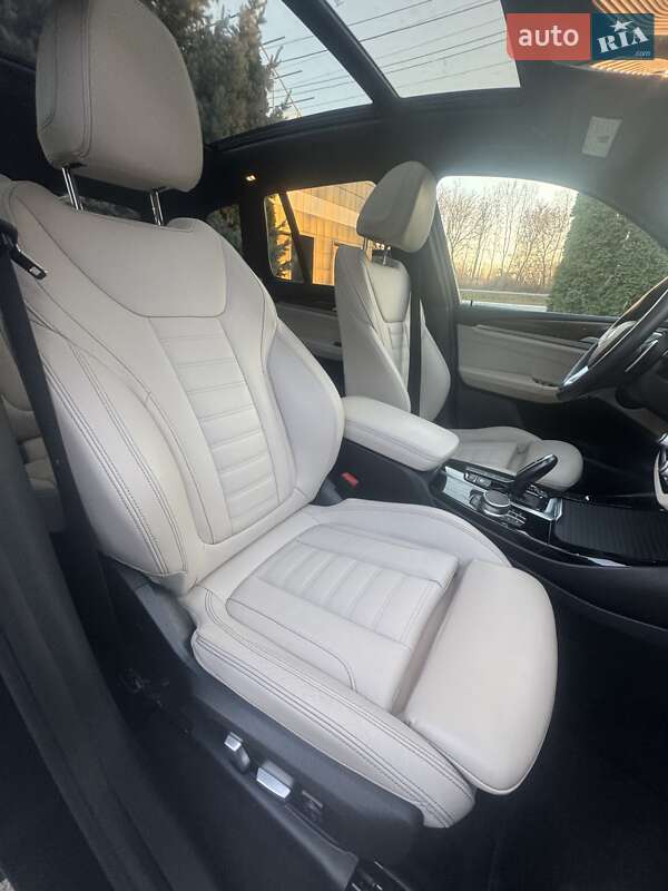 Внедорожник / Кроссовер BMW X3 2020 в Киеве