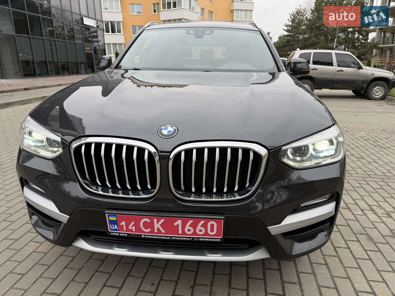 Внедорожник / Кроссовер BMW X3 2019 в Новояворовске