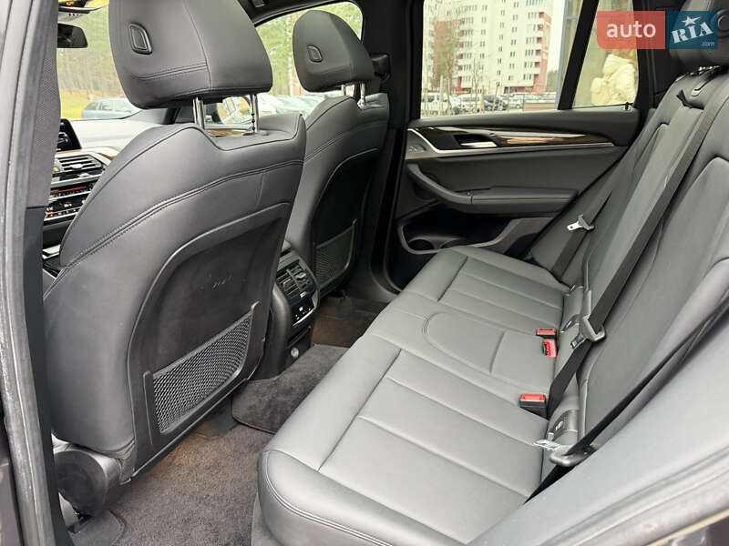 Внедорожник / Кроссовер BMW X3 2019 в Новояворовске