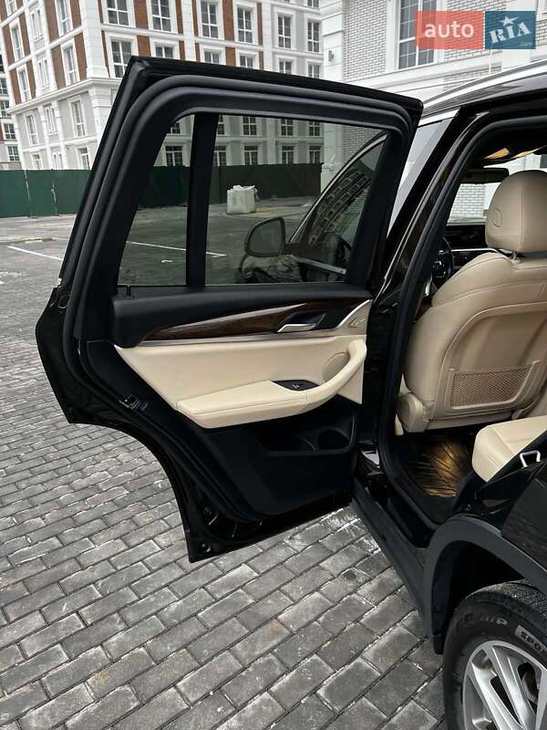 Внедорожник / Кроссовер BMW X3 2018 в Киеве