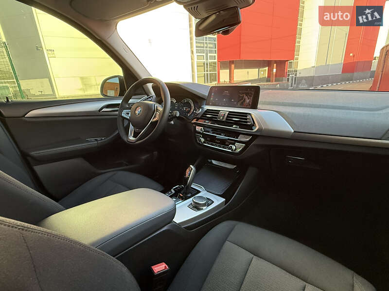 Внедорожник / Кроссовер BMW X3 2018 в Киеве