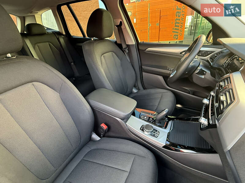 Внедорожник / Кроссовер BMW X3 2018 в Киеве