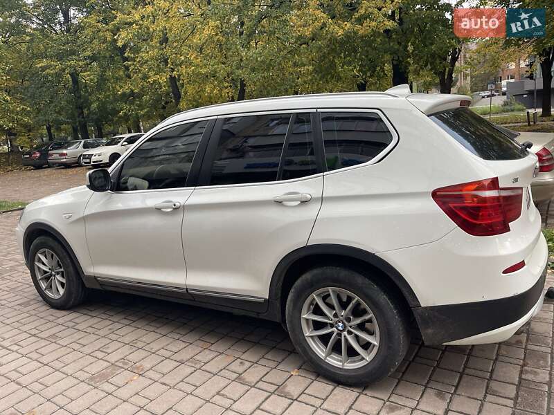Внедорожник / Кроссовер BMW X3 2011 в Черновцах