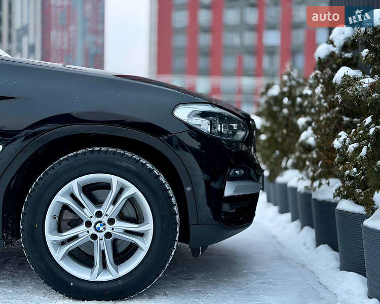 Внедорожник / Кроссовер BMW X3 2019 в Киеве