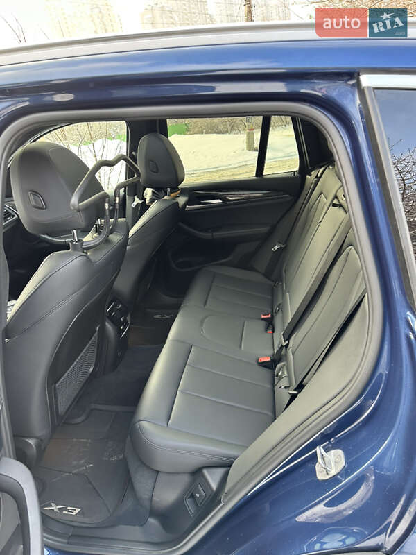 Внедорожник / Кроссовер BMW X3 2018 в Киеве