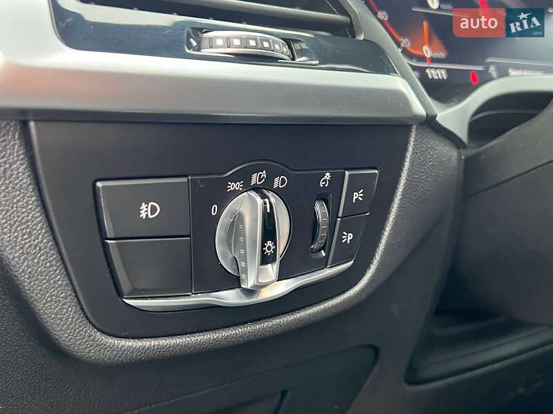 Внедорожник / Кроссовер BMW X3 2021 в Киеве