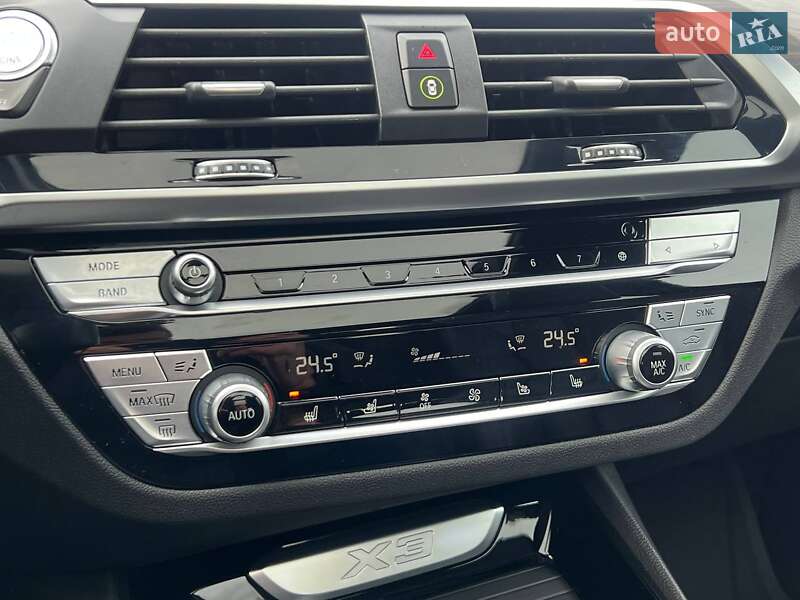 Внедорожник / Кроссовер BMW X3 2021 в Киеве