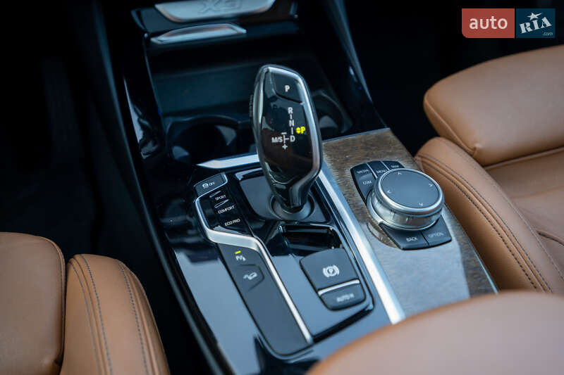 Внедорожник / Кроссовер BMW X3 2019 в Киеве