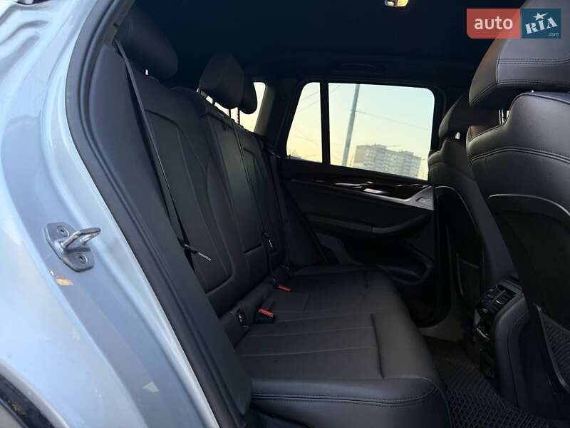 Внедорожник / Кроссовер BMW X3 2018 в Киеве