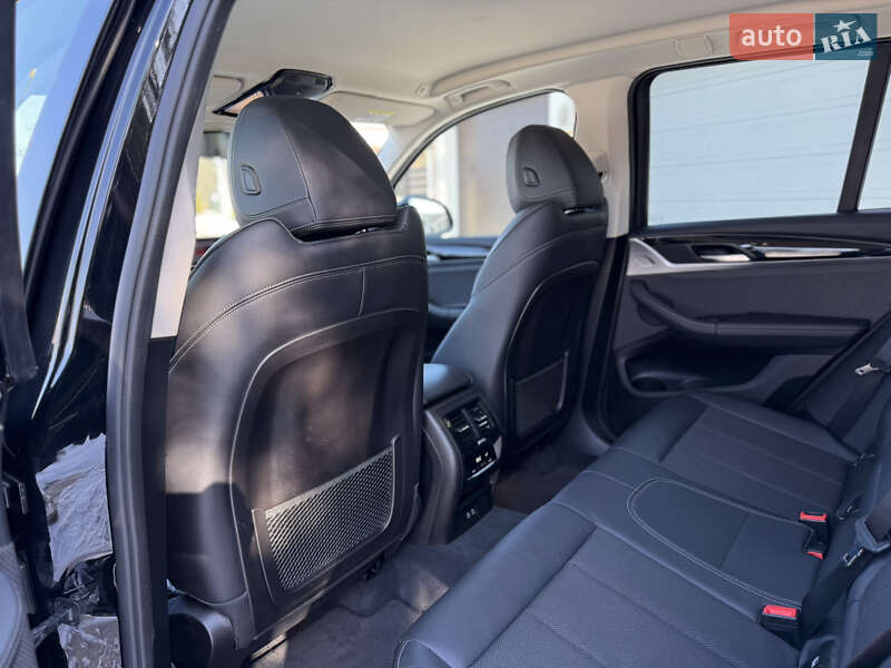 Внедорожник / Кроссовер BMW X3 2020 в Одессе