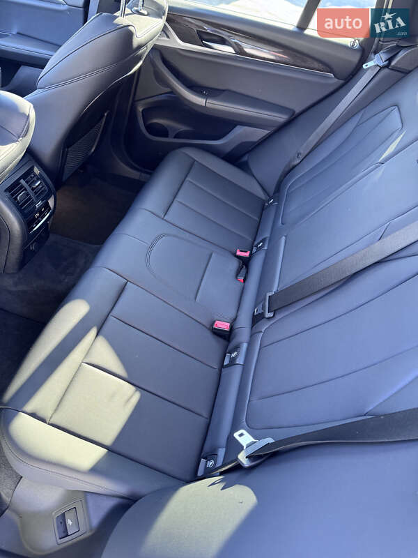 Внедорожник / Кроссовер BMW X3 2018 в Киеве