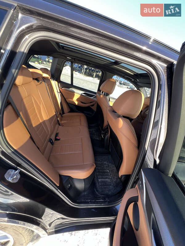 Внедорожник / Кроссовер BMW X3 2018 в Киеве