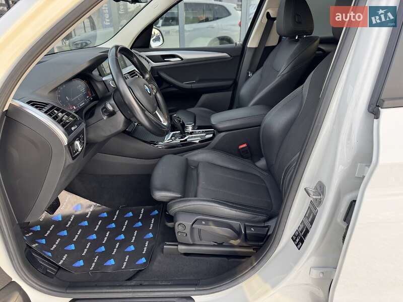 Внедорожник / Кроссовер BMW X3 2021 в Ровно