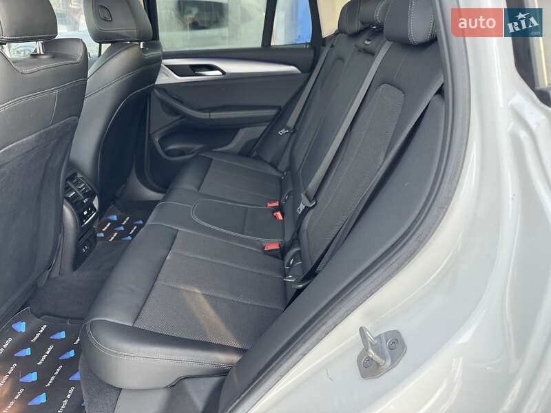 Внедорожник / Кроссовер BMW X3 2021 в Ровно