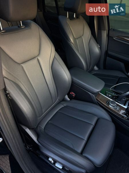 Внедорожник / Кроссовер BMW X3 2019 в Луцке